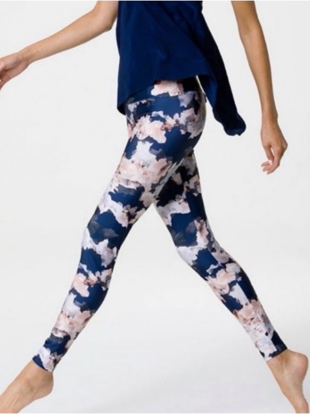 Onzie Floral Navy & Blush Print Leggings 🪻